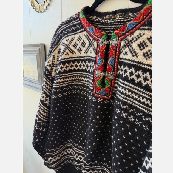 Handmade Nordic Wool Fair Isle Sweater Black Cream Silver Clasps Ribbon - Picture 4 of 5